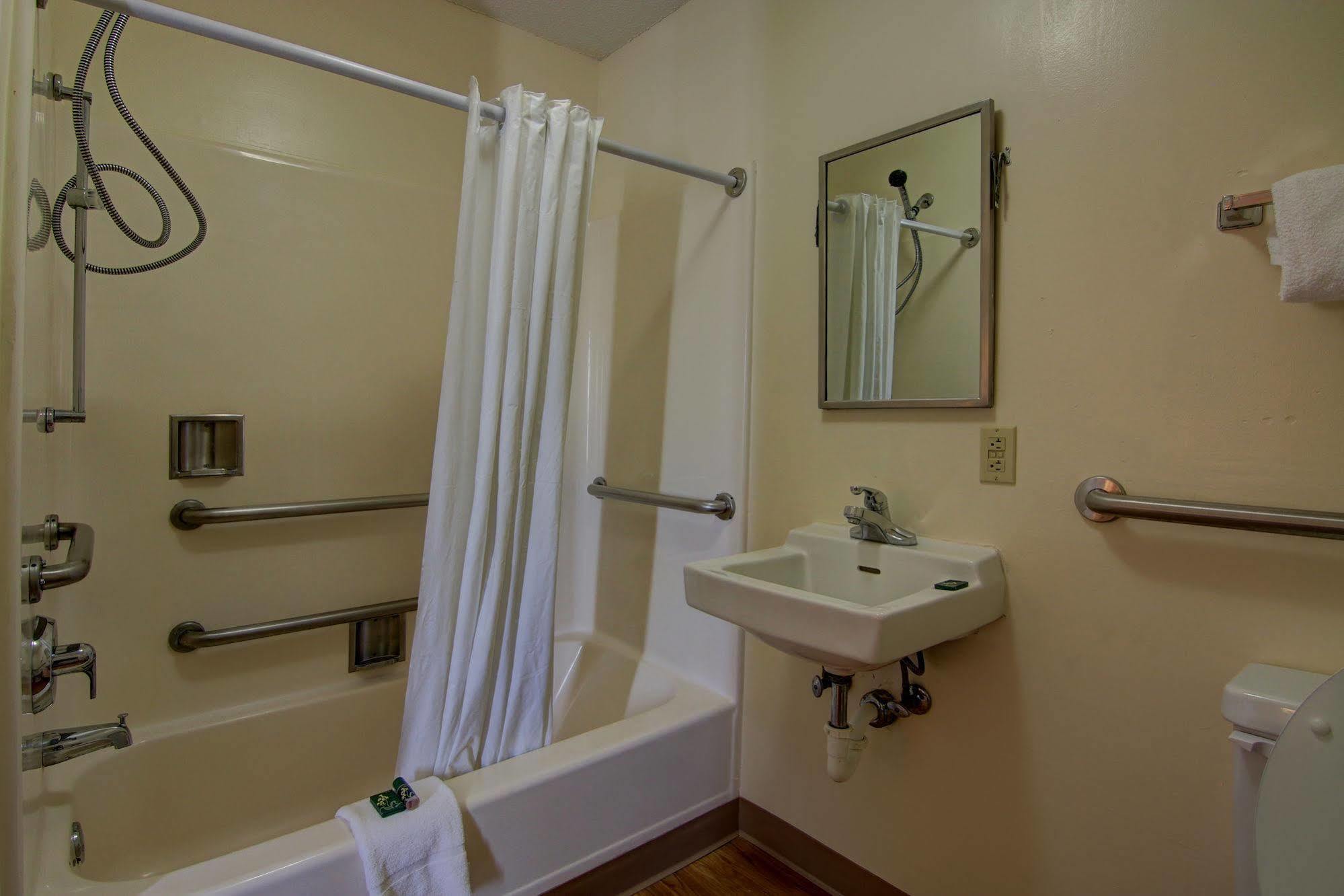 Intown Suites Extended Stay Atlanta Ga - Snellville Εξωτερικό φωτογραφία